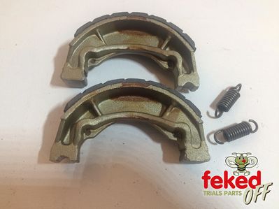 Grooved Front/Rear Brake Shoes - Suzuki PE, RL, RM, RV and TS Models - 110mm x 30mm