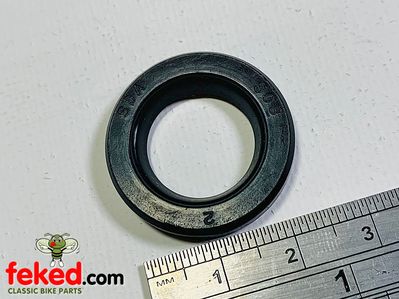 Oil Seal Set - Engine and Gearbox - Triumph T120, TR6, 650cc 1963-1971 - OEM: E4568, 70-4568, E4578, 70-4578, E3876, 70-3876, E7565, 70-7565, T1956, 57-1956, T946, 57-0946Oil Seal Set - Engine and Gearbox - Triumph T120, TR6, 650cc 1963-1971 - OEM: E4568, 70-4568, E4578, 70-4578, E3876, 70-3876, E7565, 70-7565, T1956, 57-1956, T946, 57-0946