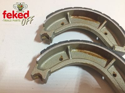 Front/Rear Brake Shoes - Ossa MAR MK1 and MK2 - 122mm x 30mm - Grooved