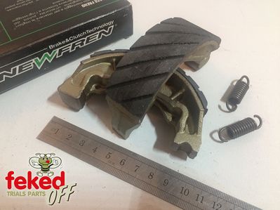 Grooved Front/Rear Brake Shoes - Suzuki PE, RL, RM, RV and TS Models - 110mm x 30mm